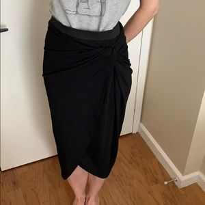 H&M skirt, size US6 EUR38, black